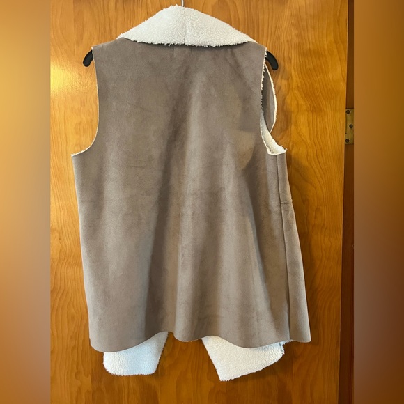 Women’s suede vest - Picture 3 of 4